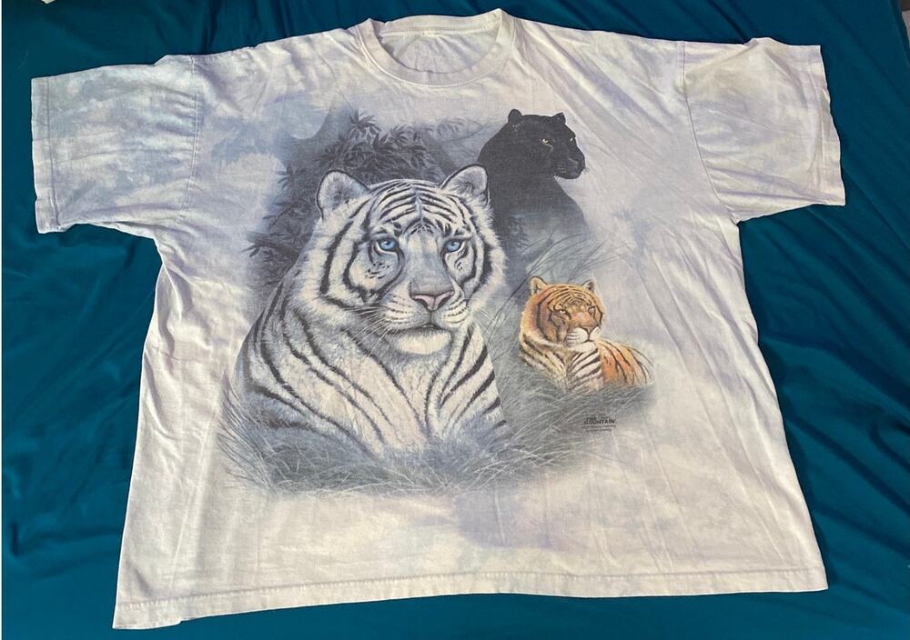 Vintage 2003 The Mountain Big Cats T-Shirt Black Panther, Tiger Graphic XXL